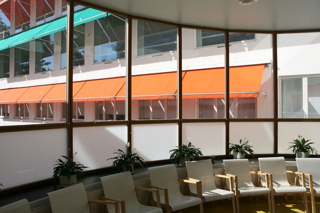 dam-images-daily-2013-06-health-cares-paimio-sanitorium-alvar-aalto-09-seating-area