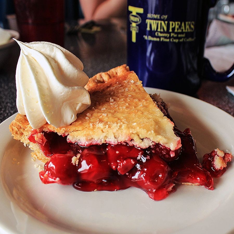 twedes-cafe-twin-peaks-cherry-pie