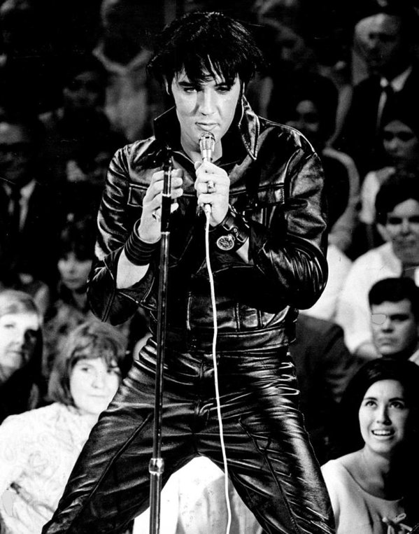 elvis-presley-in-leather-suit-retro-images-archive