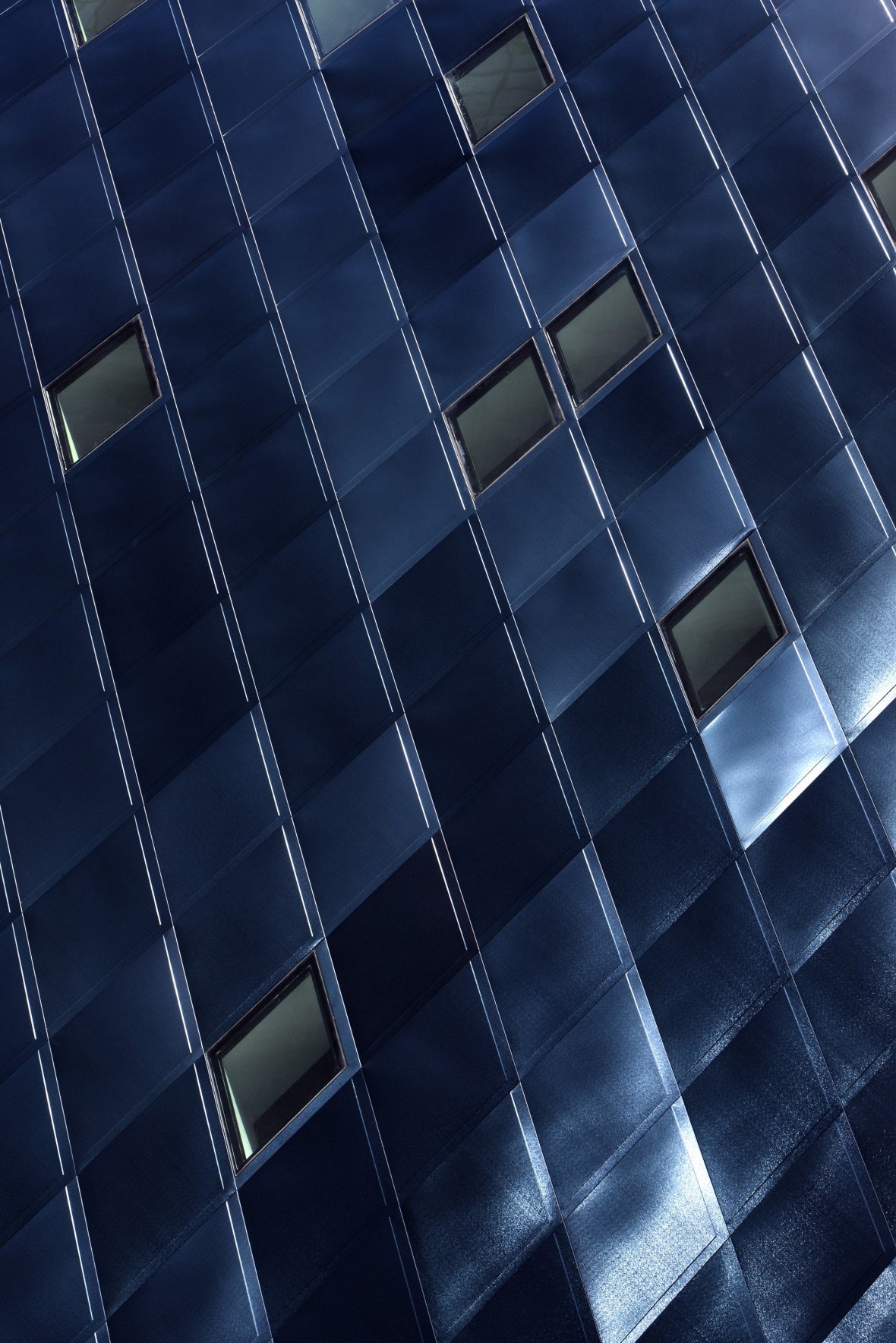 detail-of-blue-steel-cladding-c-bitterbredt-2280x3419