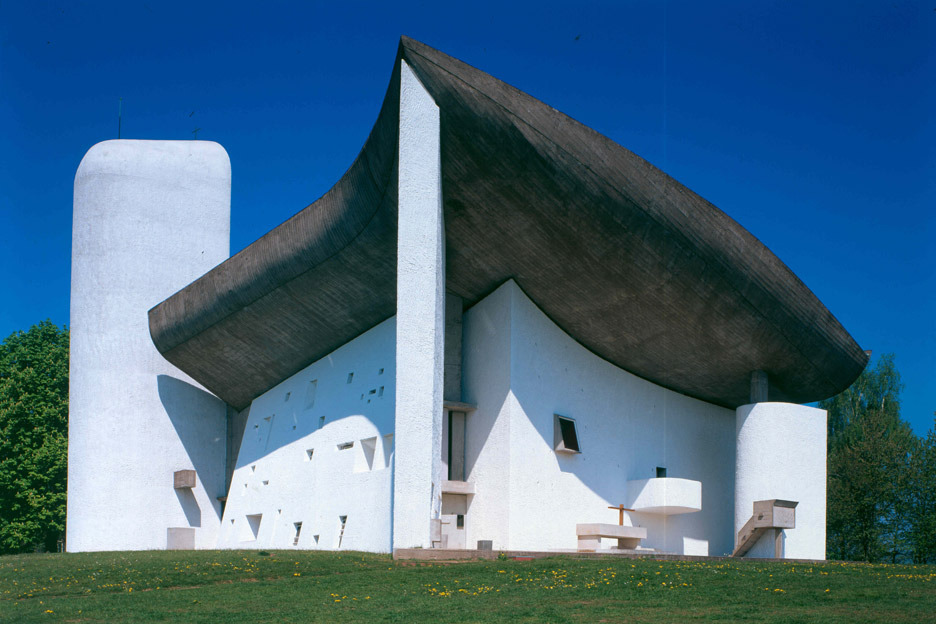 Notre-Dame-du-Haut_Ronchamp-France_Le-Corbusier_UNESCO_Paul-Koslowsky_dezeen_936_0-1